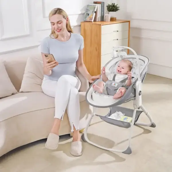 Mastela 6 in 1 Deluxe Multi Function Bassinet - Image 4
